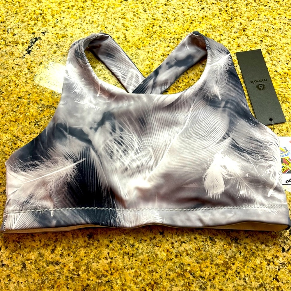 Small MonoB cross back sports bra; removable pads; feather print white/navy/gray